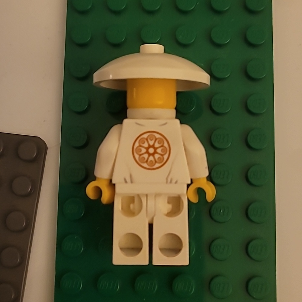 LEGO Ninjago Sensei Wu Minifigure - Picture 4 of 5